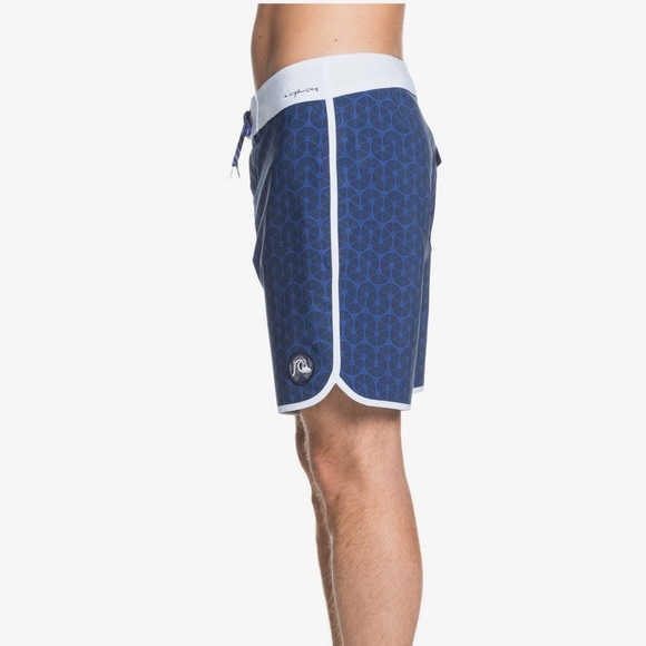 🌴QUICKSILVER Highline Tokolo Scallop 18" Board Shorts for Men 🌴 - Picture 3 of 8